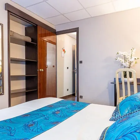 Du Poete Hotel 3*